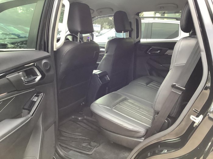 2022 Isuzu MU-X LS-T