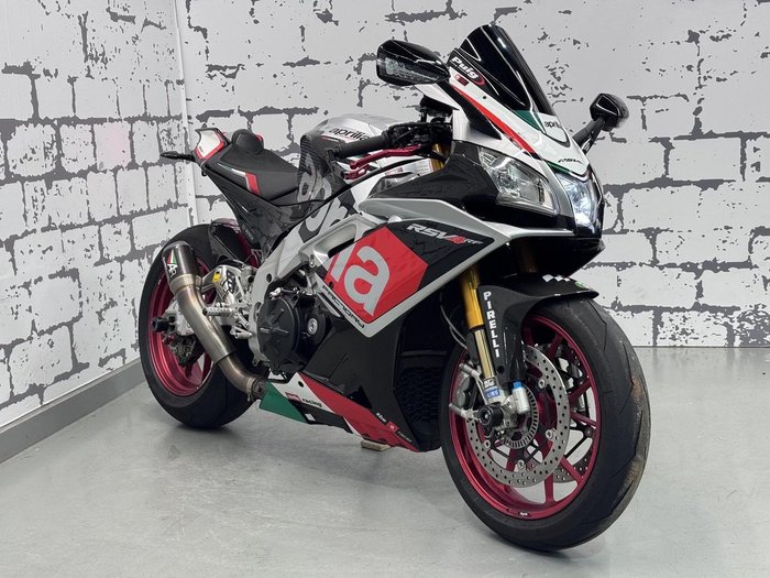 2016 Aprilia RSV4 RF RSV4 Grey