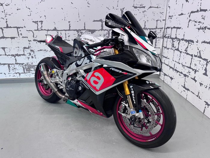 2016 Aprilia RSV4 RF RSV4 Grey