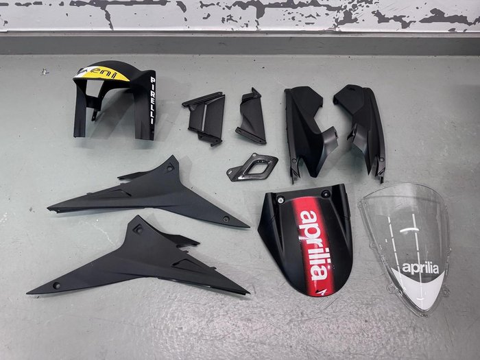 2016 Aprilia RSV4 RF RSV4 Grey