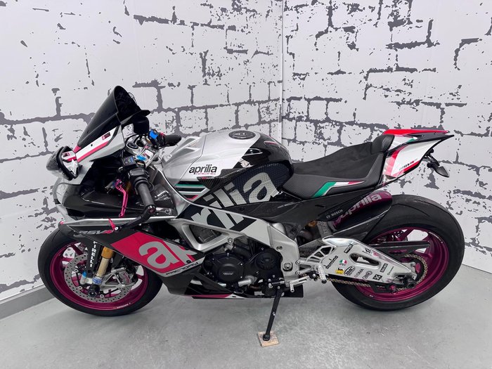 2016 Aprilia RSV4 RF RSV4 Grey