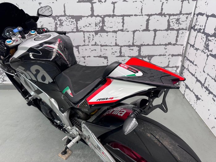 2016 Aprilia RSV4 RF RSV4 Grey