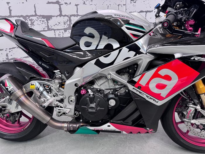 2016 Aprilia RSV4 RF RSV4 Grey