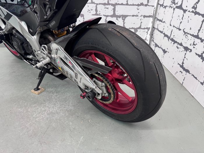 2016 Aprilia RSV4 RF RSV4 Grey