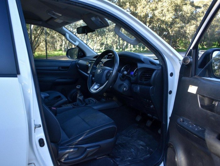 2015 Toyota Hilux SR