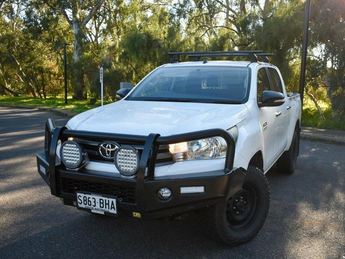 2015 Toyota Hilux SR