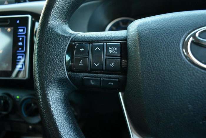 2015 Toyota Hilux SR