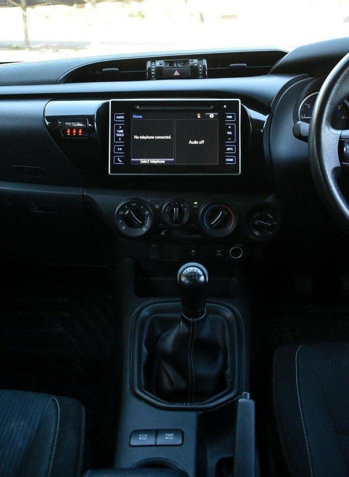 2015 Toyota Hilux SR