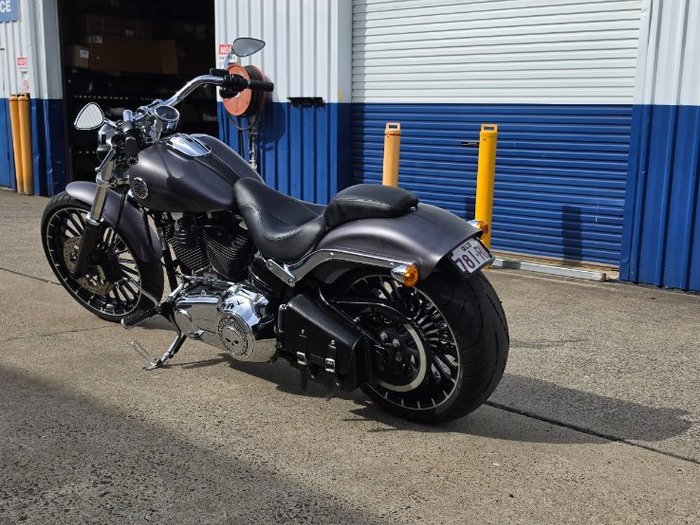 2016 HARLEY-DAVIDSON FXSB SOFTAIL BREAKOUT