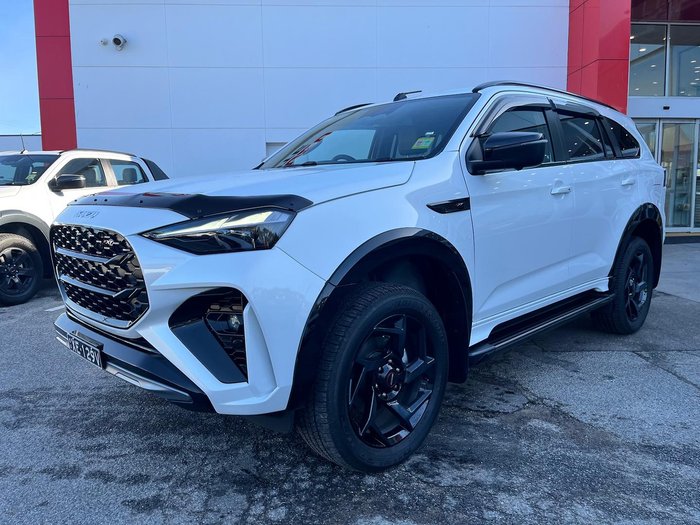 2025 Isuzu MU-X X-TERRAIN