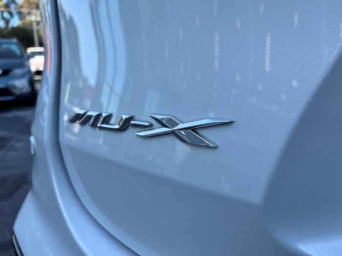 2025 Isuzu MU-X X-TERRAIN