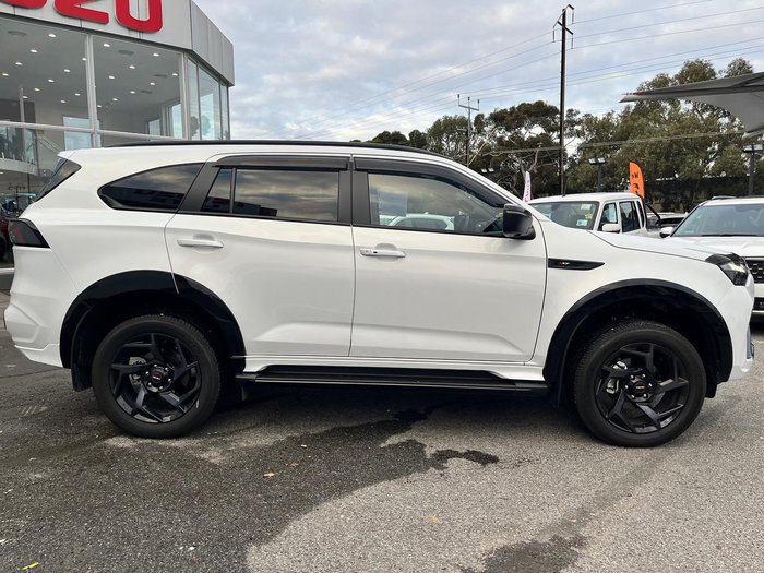 2025 Isuzu MU-X X-TERRAIN