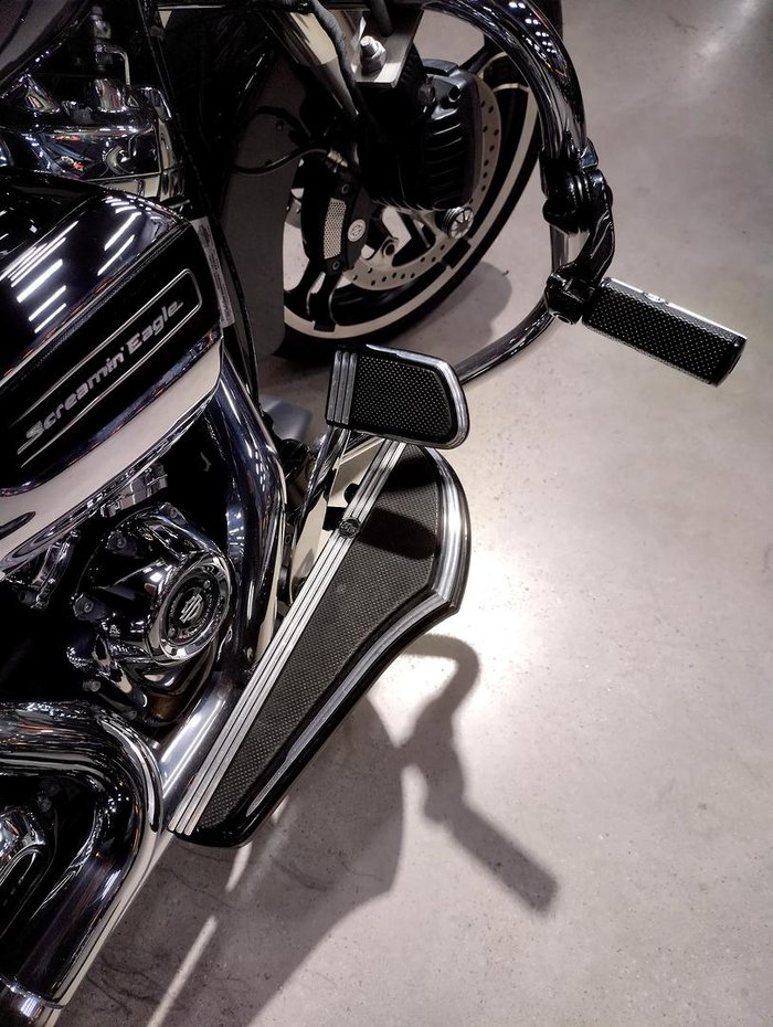 2018 Harley-Davidson Street Glide 107 (FLHX) Touring Grey