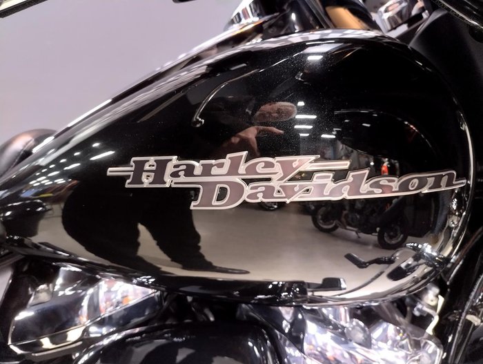 2018 Harley-Davidson Street Glide 107 (FLHX) Touring Grey