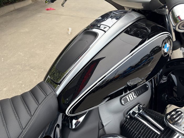 2022 BMW Motorrad R18 TRANSCONTINENTAL DELUXE Black