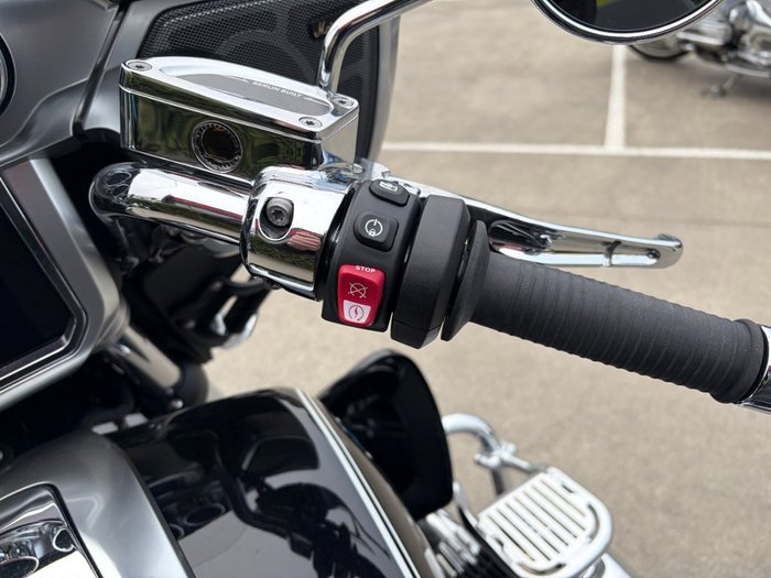 2022 BMW Motorrad R18 TRANSCONTINENTAL DELUXE Black