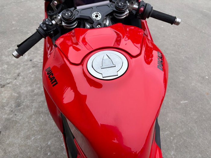 2025 DUCATI PANIGALE V4 Red