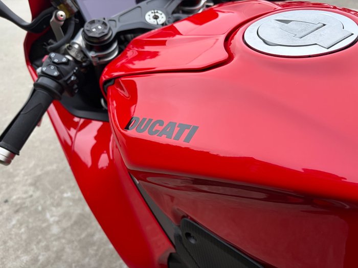 2025 DUCATI PANIGALE V4 Red