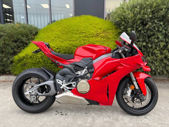 2025 DUCATI PANIGALE V4 Red