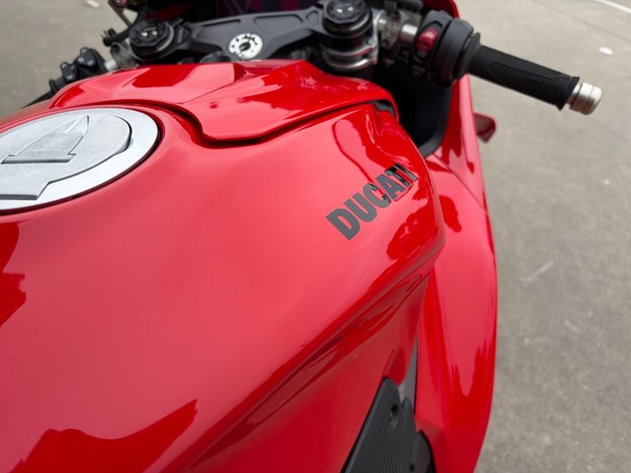 2025 DUCATI PANIGALE V4 Red