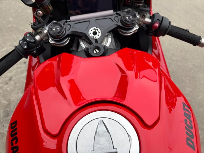 2025 DUCATI PANIGALE V4 Red