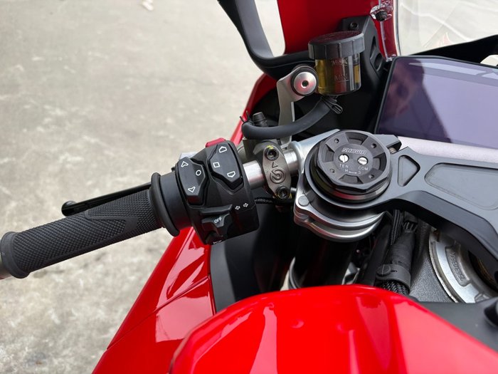 2025 DUCATI PANIGALE V4 Red
