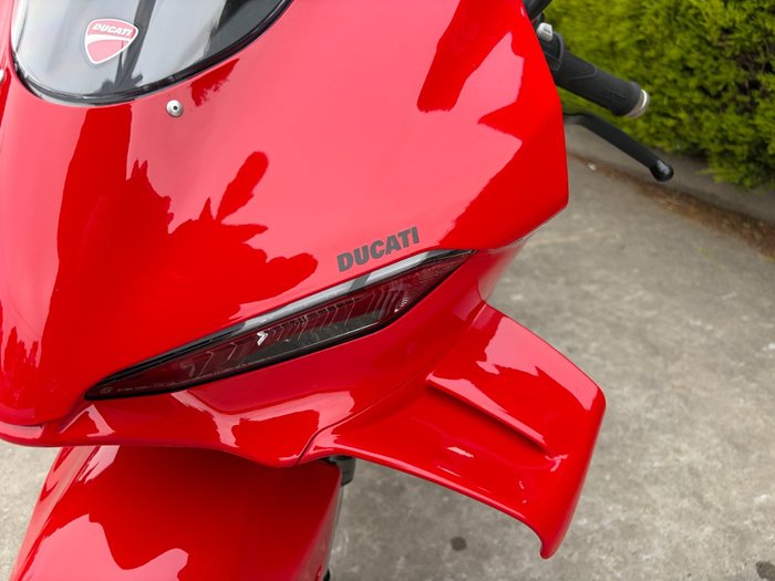 2025 DUCATI PANIGALE V4 Red