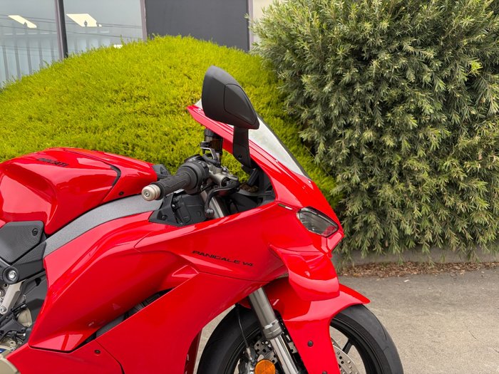 2025 DUCATI PANIGALE V4 Red