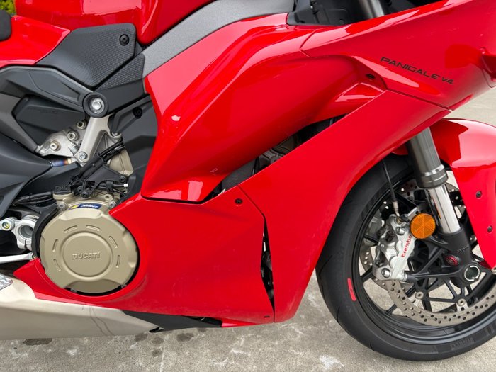2025 DUCATI PANIGALE V4 Red