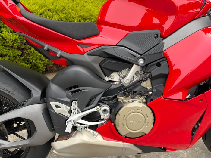 2025 DUCATI PANIGALE V4 Red