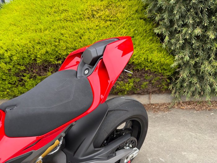 2025 DUCATI PANIGALE V4 Red