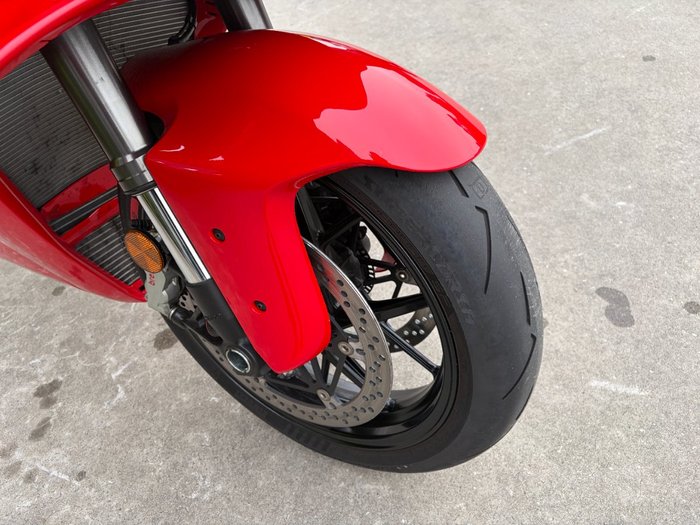 2025 DUCATI PANIGALE V4 Red