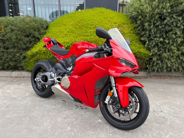 2025 DUCATI PANIGALE V4 Red