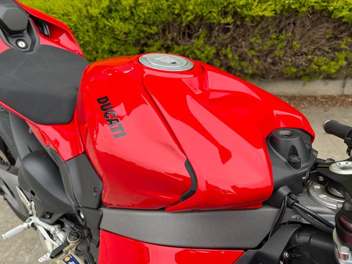 2025 DUCATI PANIGALE V4 Red