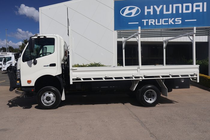 2019 HINO 300