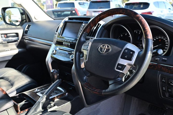 2015 Toyota Landcruiser Sahara VDJ200R MY13 4X4 Dual Range Crystal Pearl