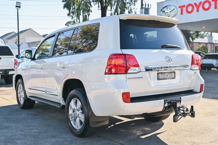 2015 Toyota Landcruiser Sahara VDJ200R MY13 4X4 Dual Range Crystal Pearl