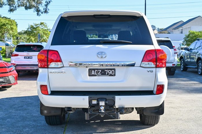2015 Toyota Landcruiser Sahara VDJ200R MY13 4X4 Dual Range Crystal Pearl