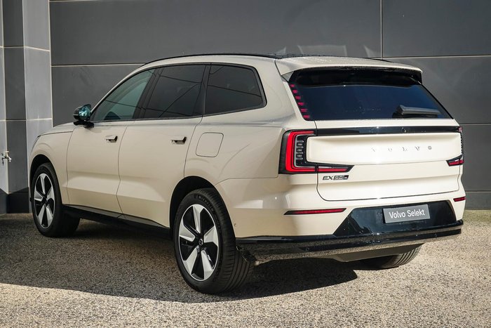 2024 Volvo EX90 Plus Twin Motor