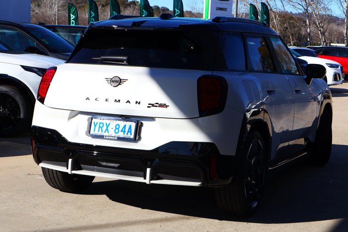 2025 MINI Aceman JCW E Favoured