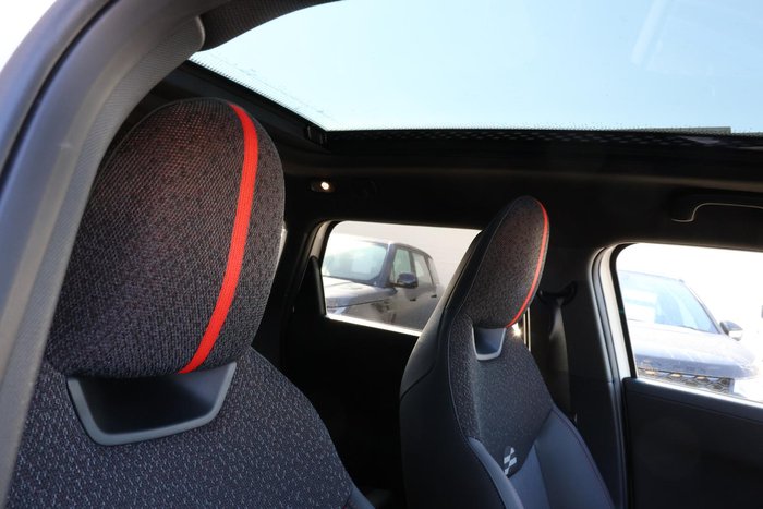 2025 MINI Aceman JCW E Favoured