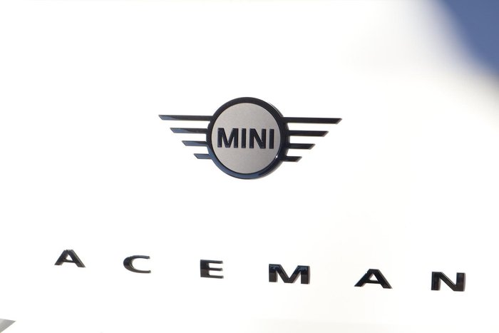 2025 MINI Aceman JCW E Favoured