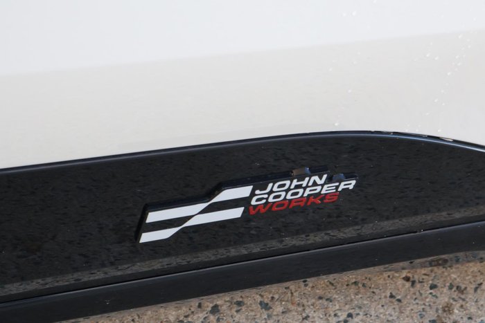 2025 MINI Aceman JCW E Favoured