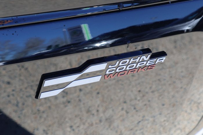 2025 MINI Aceman JCW E Favoured