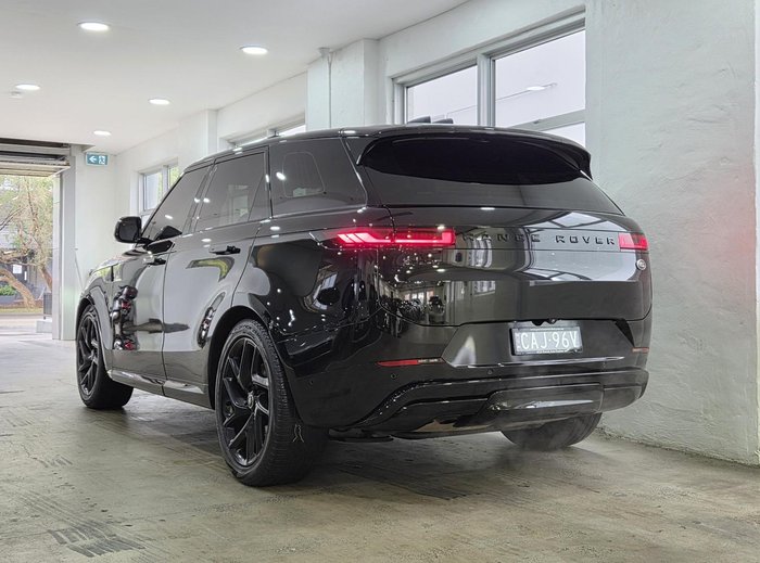 2023 Land Rover Range Rover Sport D250 SE