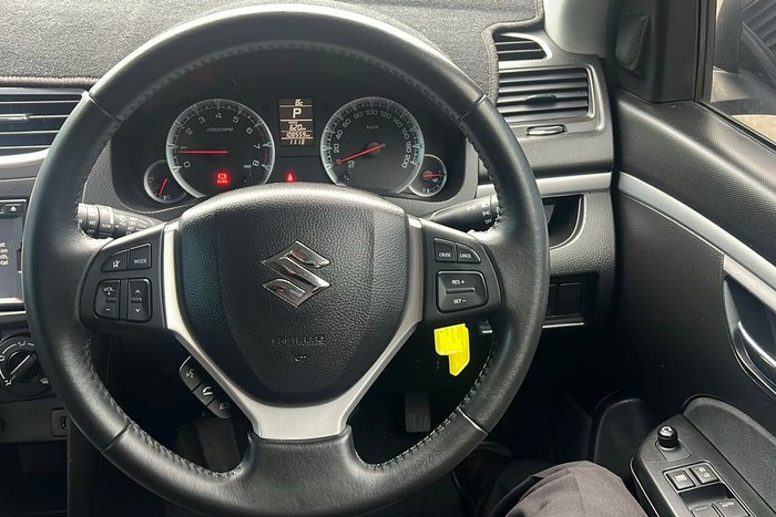 2015 Suzuki Swift GL Navigator