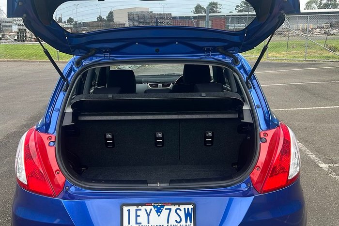 2015 Suzuki Swift GL Navigator