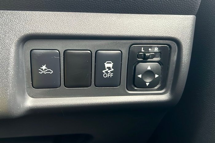 2021 Mitsubishi LB