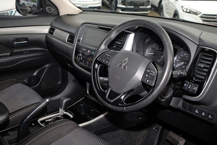 2017 Mitsubishi Outlander LS
