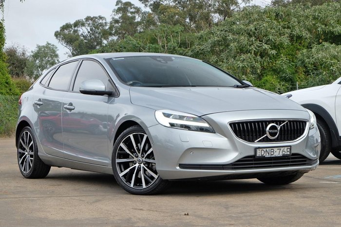 2017 Volvo V40 T3 Momentum